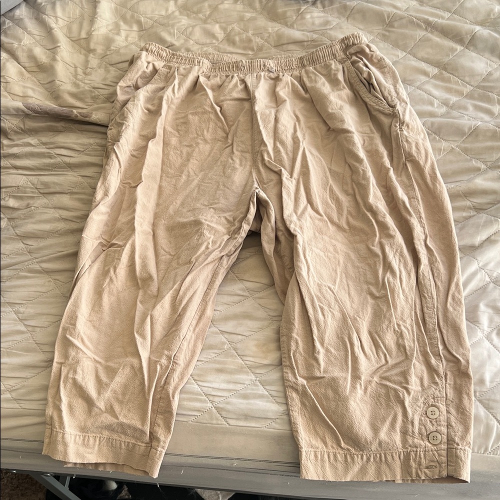 Cathy Daniels Tan Capris